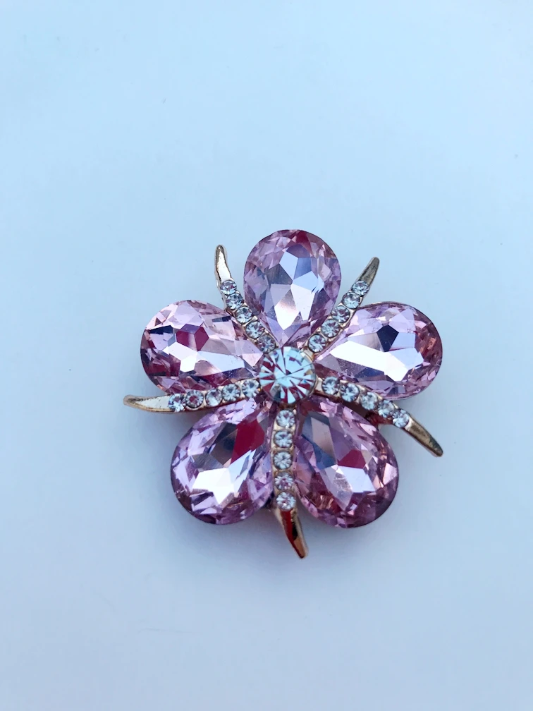 Naujas mados stilius 40*40mm lydinio, stiklo cirkonio rožinė/mėlyna kristalai gėlių formos drabužiai, avalynė