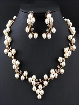 Aukso plokštelės Moterų imitacija, perlų karoliai, auskarai dviejų dalių komplektas Aukštos kokybės lydinio, papuošalai, aksesuarai,