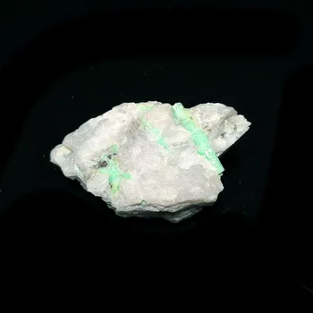 88g C7-3 Natūralus Kvarcas, Smaragdas Mineralinių Kristalų Mėginių Namų Puošybai Iš Malipo Wenshan Yunnan Provincijoje, Kinija