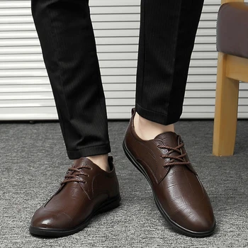 juoda atsitiktinis vyrai sportbačiai vyras batai masculino sporto sporto batų karšto 2020 odos informales už zapatos de vyrų para pavasario